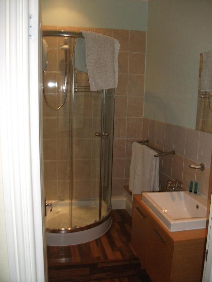 The Kings Arms Bed & Breakfast Midsomer Norton Room photo