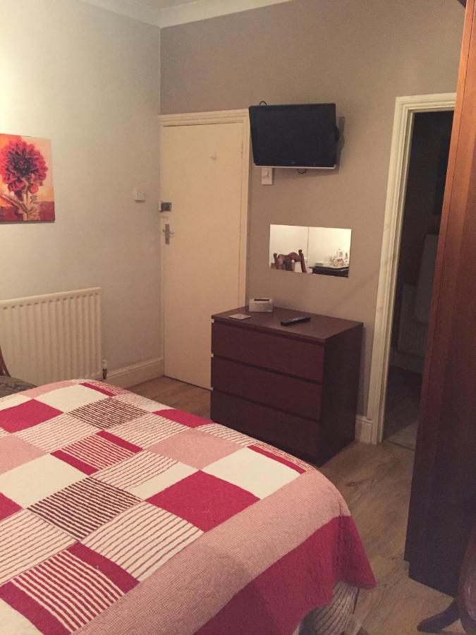 The Kings Arms Bed & Breakfast Midsomer Norton Room photo